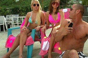 黑人与娇小又粗又大